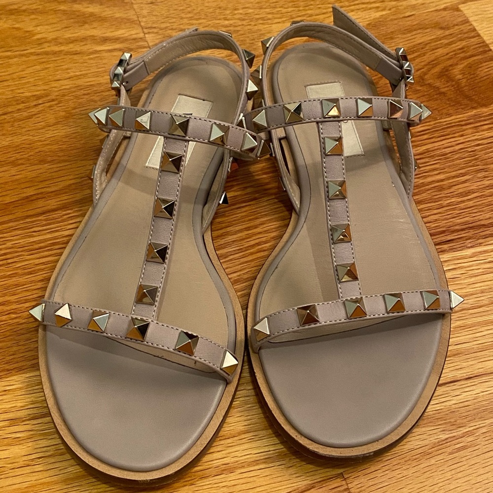 Authentic Valentino Garavani rockstud sandals